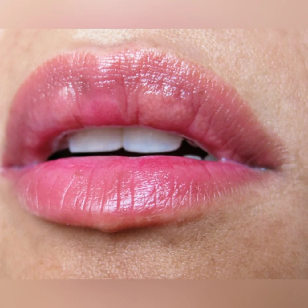 MAC SECRET CRUSH See Thru Lip Colour. LIMITED EDITION. NEW IN BOX.